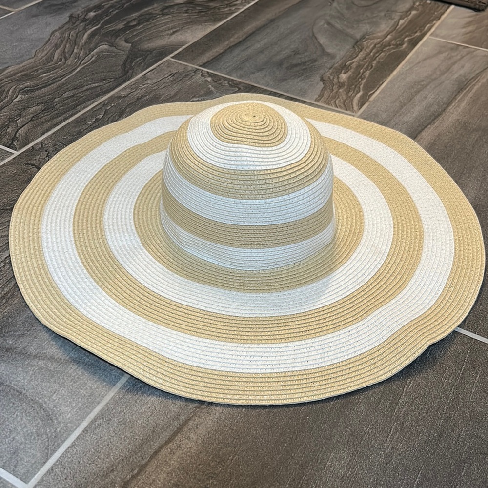 "A new day" beach hat